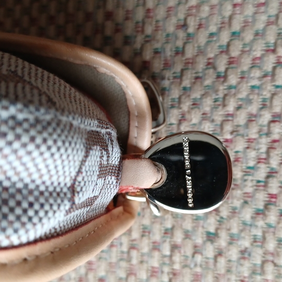 Dooney and Bourke wristlet signature canvas - Picture 6 of 11